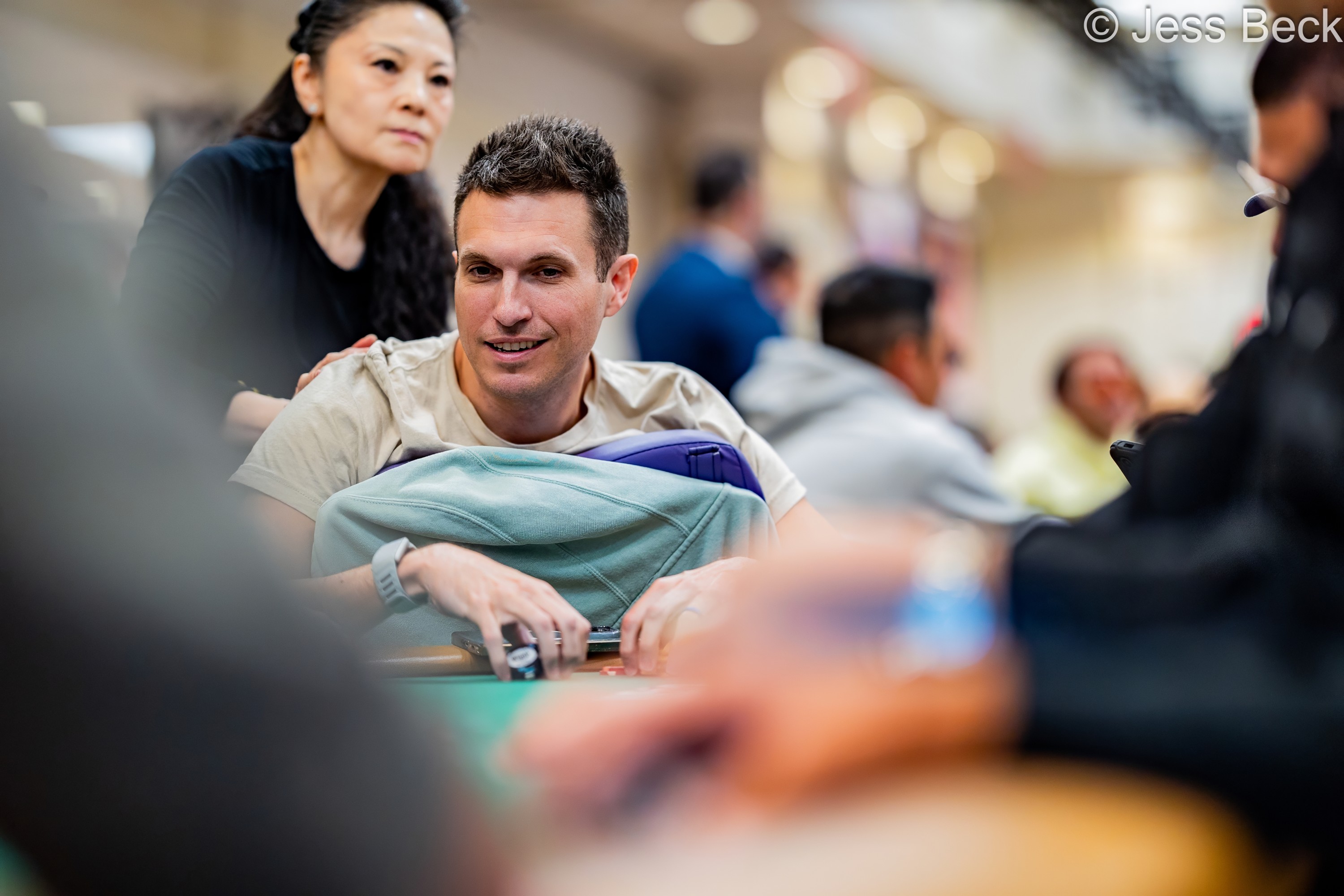 德州扑克传奇道格·波尔克的疯狂WSOP主赛事首日：一小时内经历生死轮回 - 新葡京官网